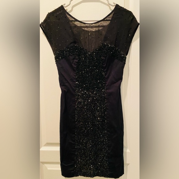 French Connection Sequined Moon
Dusk Mini Dress. CL3 - Picture 2 of 7